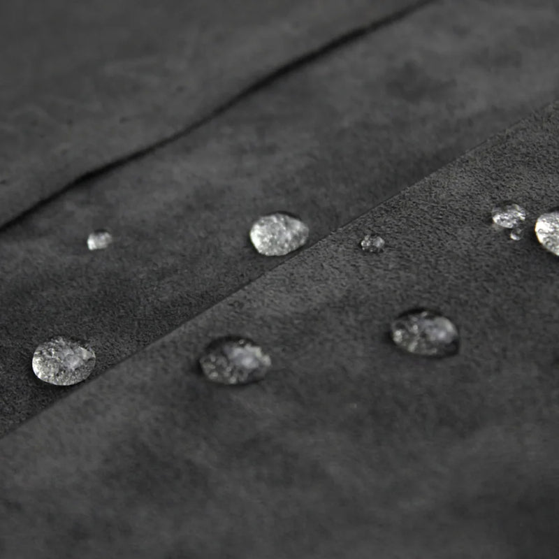 Capa ALCANTARA p/ iPhone 11–16 (Pro/Max) – Luxo, antiderrapante, lavável