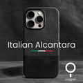Capa Magnética ALCANTARA p/ iPhone 15/14 Pro & Pro Max – Luxo Automotivo, Anti-marcas, Grip Alto