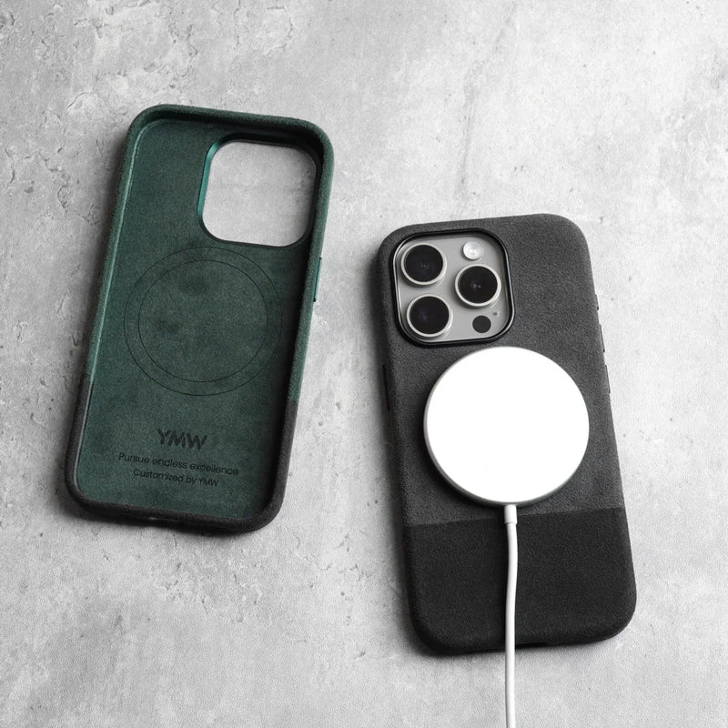 Capa Magnética ALCANTARA p/ iPhone 15/14 Pro & Pro Max – Luxo Automotivo, Anti-marcas, Grip Alto