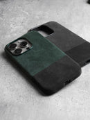 Capa Magnética ALCANTARA p/ iPhone 15/14 Pro & Pro Max – Luxo Automotivo, Anti-marcas, Grip Alto